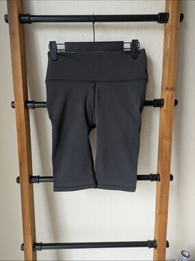 lululemon athletica Black Reveal HR Athletic Bike 9" Inseam Shorts - Size M